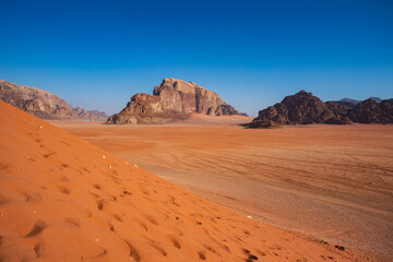 Fototapeta na wymiar deserto Wadi Rum, in Giordania