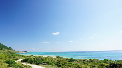 エコロード。海と空が見える景色