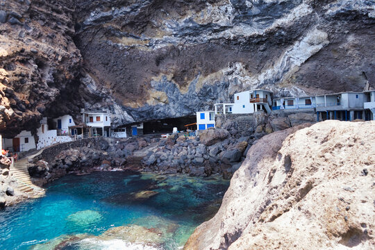 Por&iacute;s de Candelaria, Tijarafe, La Plama. Casas en cuevas.