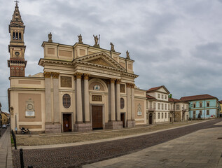 Fototapeta na wymiar Alessandria Cathedral on Piazza del Duomo