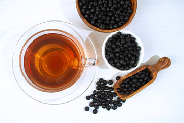 黒豆と黒豆茶（イソフラボンやアントシアニン、抗酸化作用がある）日本産