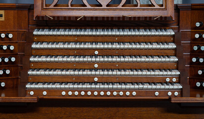 Pipe Organ Keyboards in the Church