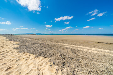 沖縄の海岸に押し寄せた軽石