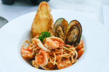 spaghetti seafood with Tomato sauce