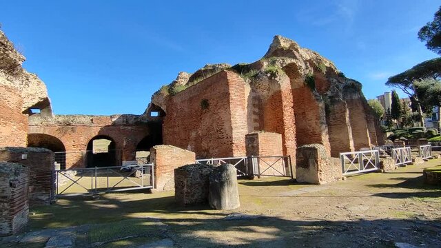 Pozzuoli - Panoramica esterna dell'Anfiteatro di Nerone