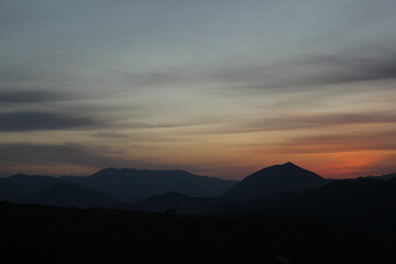 秋吉台国定公園の幻想的な風景　秋のススキ野原と日の出と雲海　　SDGs地球環境と自然！美祢市観光PR