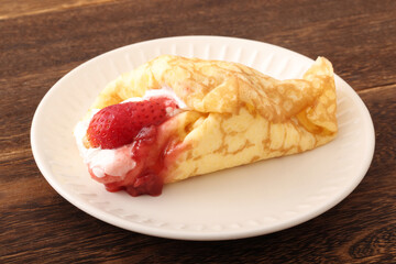 いちごクレープ