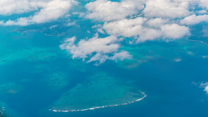 Fototapeta na wymiar 飛行機から見る沖縄
