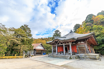 秋の大山寺　本堂　鳥取県大山町　Autumn Daisenji temple. Tottori-ken Daisen town