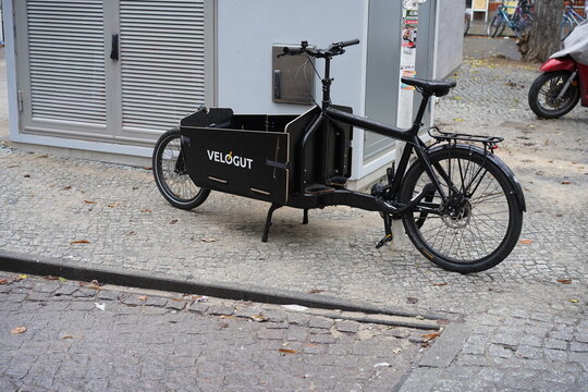 Cargobike bilder – Bläddra bland 2,405 stockfoton, vektorer och videor ...