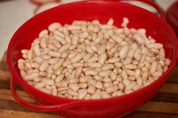 Washing white beans