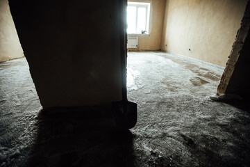 the apartment with rough finishing was flooded by neighbors. heating does not work in winter. frozen water and snow on the floor of the apartment. pipeline damage in frosty weather