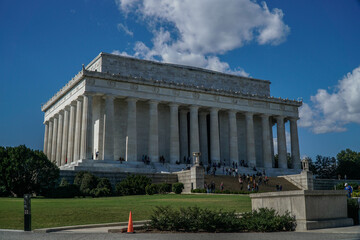 Obraz premium Washington, United States; 26 october 2021: Amazing view of the Lincoln Memorial, where people visit the satue of Abraham Lincoln, a U.S president