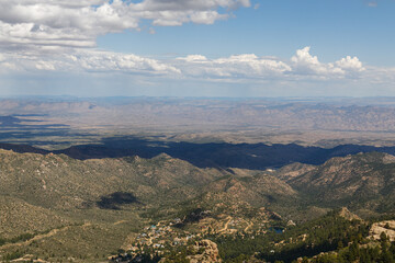 Fototapeta na wymiar view of the mountains of Mojave county Arizona 