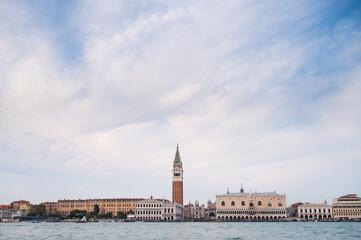 Obraz premium Campanile and Doge palace in Venice on a cloudy day in winter