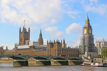 Fototapeta na wymiar Westminster bridge and houses of Parliament, London 