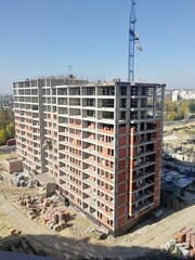 construction of a multi-storey building on a summer day