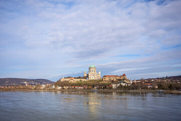 Fototapeta na wymiar Esztergom Basilica with the river Danube