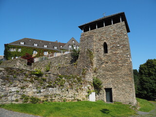 Fototapeta na wymiar Monschau – Stadt und Burg an der Rur in der Eifel
