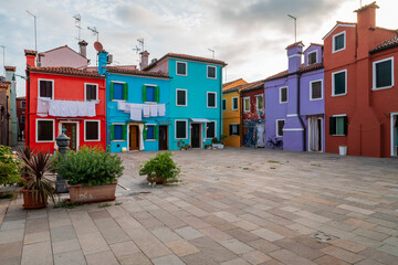 Fototapeta na wymiar The magical colors of Burano and the Venice lagoon 