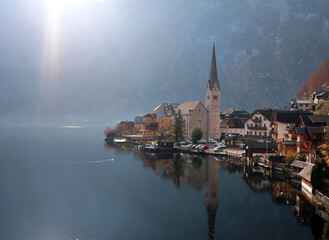Fototapeta premium Hallstatt im Herbstlicht - Hallstatt in autumn light