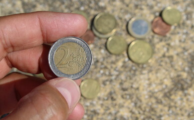 Monete da 2 euro , 1 euro, 50 centesimi, 20 centesimi, 10 centesimi