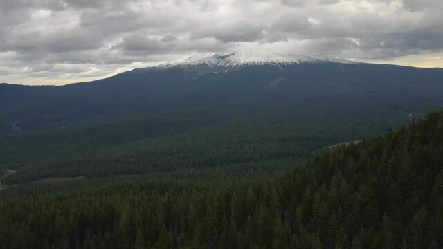 4k clip of Mount Hood in Oregon