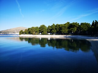 Strand okrug gornji bei Trogir, Kroatien