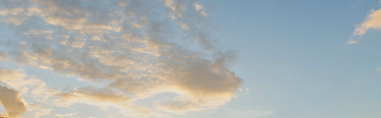 Obraz premium Tropical sunset. Part of a series of sunset and early morning cloud scenes. Ideal for backgrounds and cloud replacement. Many more coming. Keep checking for updates