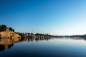Obraz premium Early morning view of the Nile River in Aswan, Egypt