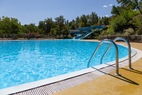 Piscine dans un camping