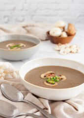 Sopa de Cogumelos com Cebolinha