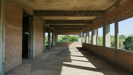 Fototapeta na wymiar The area of ​​old buildings that have been abandoned, the construction cannot be destroyed.