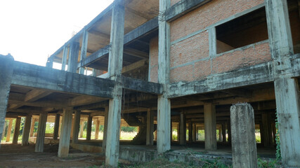 The area of ​​old buildings that have been abandoned, the construction cannot be destroyed.