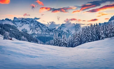 Photo sur Plexiglas Dolomites Dramatic winter scenery. Great morning view of Alpe di Siusi village. Majestic winter landscape of Dolomite Alps. Splendid sunrise on Ityaly, Europe. Beauty of nature concept background.