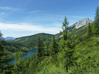 Fototapeta na wymiar Alpine lake in the Alps, Austria