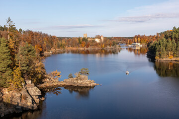 Fototapeta na wymiar autumn scenery in the Waldviertel, Lake Ottenstein in Lower Austria, Austria