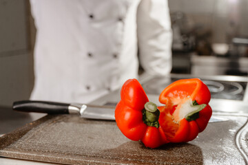 slicing pepper