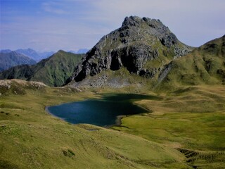 Naklejka premium Bergsee in Naturidylle