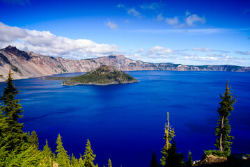 Naklejka premium Wizard island on Crater Lake