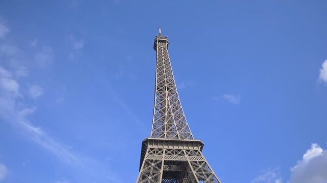 Eiffel Tower in Paris in slow motion 180fps