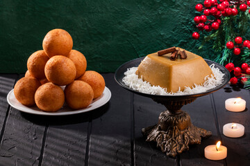 Traditional Colombian christmas food - Buñuelos y natilla