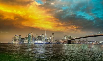 Amazing sunset sky over Lower Manhattan, New York City - USA. - obrazy, fototapety, plakaty