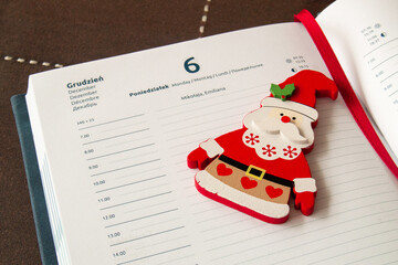 Kalendarz: 6 grudnia - dzień Św. Mikołaja © shake_pl