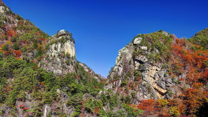 晩秋の昇仙峡覚円峰