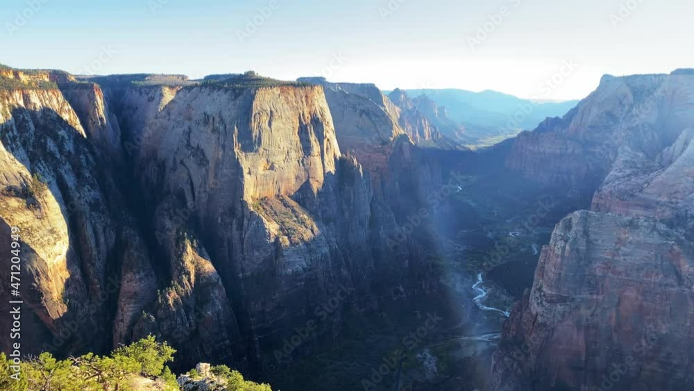 Wall mural View of Zion Canyon from Observation Point one hour before sunset