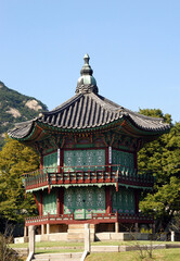 Fototapeta premium Hyangwonjeong Pavilion in Gyeongbokgung Palace - Seoul, Korea