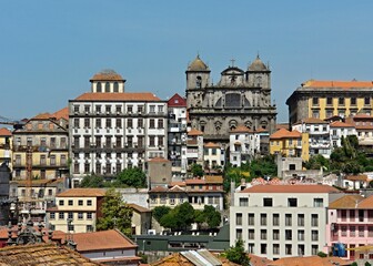Fototapeta na wymiar Panoramic city view Porto with traditional architecture 