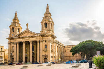 Fototapeta premium View at the Church of Saint Publius in Valetta, Malta