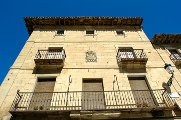 Fototapeta na wymiar Vista de la localidad Oyon en la Rioja Alavesa, Alava, País Vasco